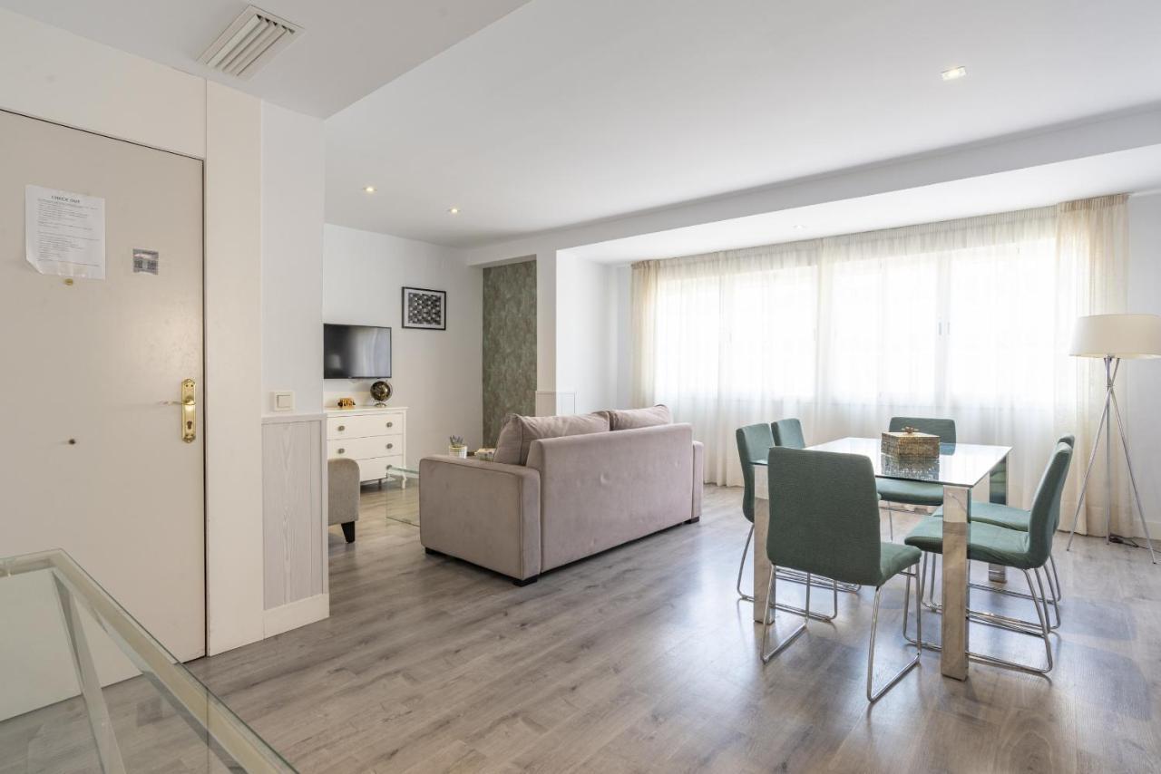Soho Premium 4 Bedrooms Apartment Malaga Exterior photo